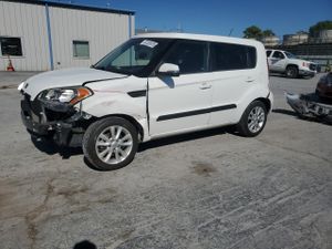 Kia Soul + 2.0L 4 2013