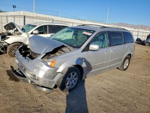 Chrysler Town & Country TOURING 3.8L 6 2010