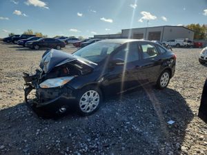 Ford Focus SE 2.0L 4 2012