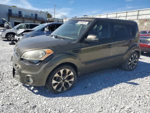 Kia Soul + 2.0L 4 2013