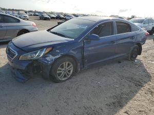 Hyundai Sonata SE 2.4L 4 2015