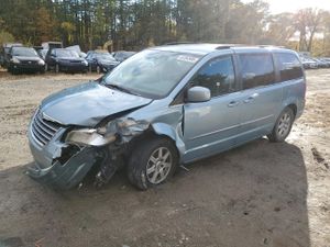 Chrysler Town & Country TOURING 3.8L 6 2010