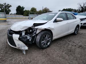 Toyota Camry LE 2.5L 4 2015