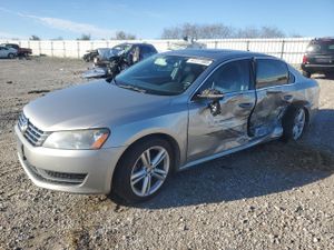 Volkswagen Passat SE 2.0L 4 2014