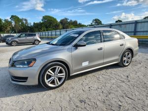 Volkswagen Passat SE 1.8L 4 2014