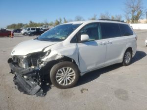 Toyota Sienna XLE 3.5L 6 2015