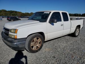 Chevrolet Silverado 1500 C1500 4.8L 8 2006