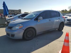 Nissan Versa S 1.8L 4 2010