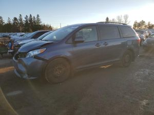 Toyota Sienna LE 3.5L 6 2015