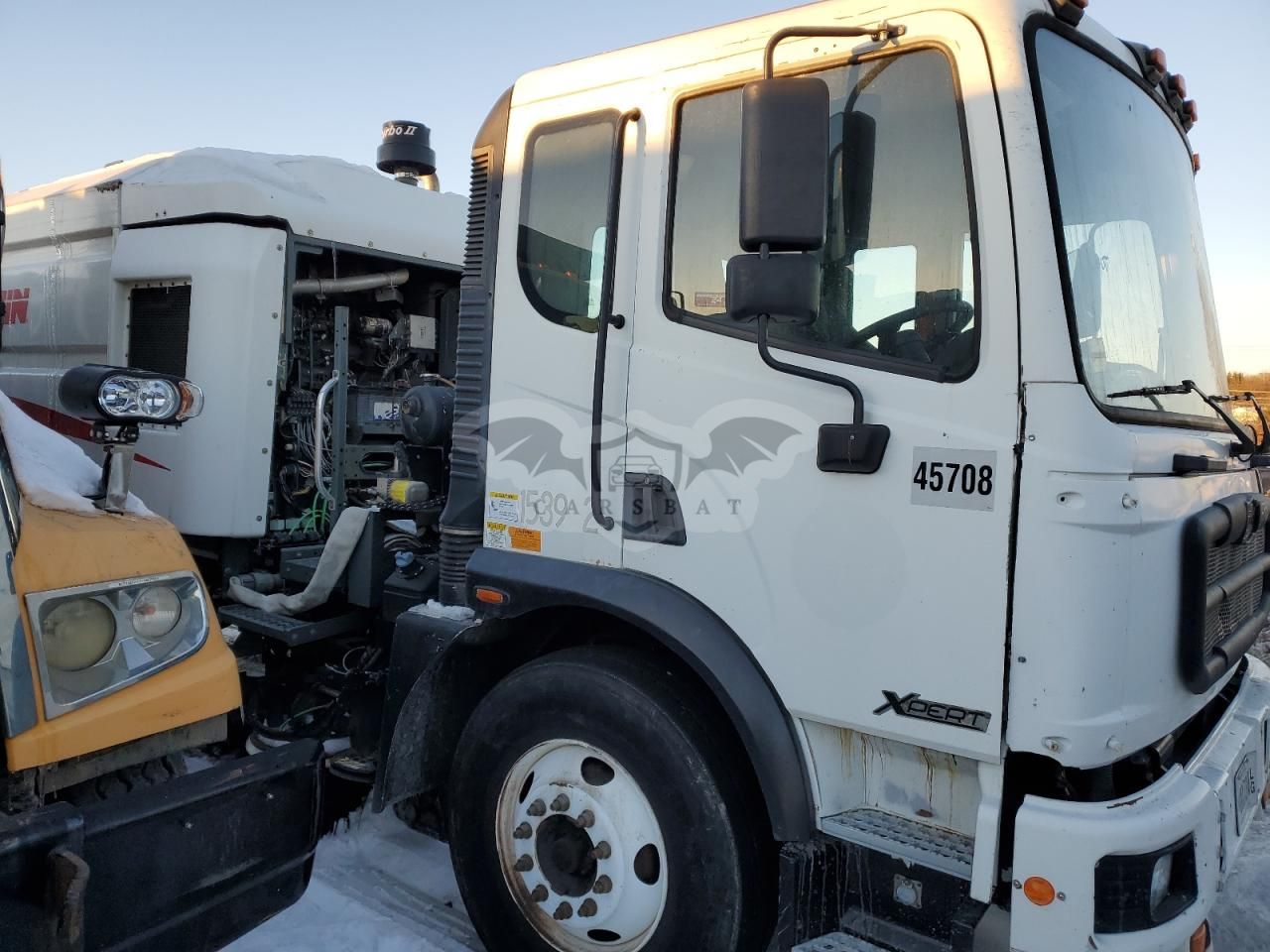Autocar Xpert 6.7L 6 2015