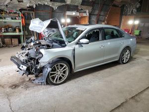Volkswagen Passat SE 1.8L 4 2015