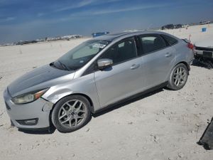 Ford Focus SE 2.0L 4 2015
