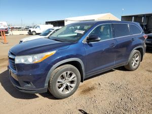 Toyota Highlander LE 3.5L 6 2014