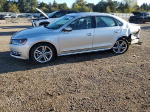 Volkswagen Passat SEL 2 L 4 2015