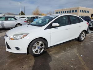 Ford Focus SE 2.0L 4 2014