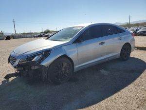 Hyundai Sonata SE 2.4L 4 2015