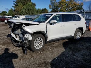 Toyota Grand Highlander LE 2.5L 4 2025