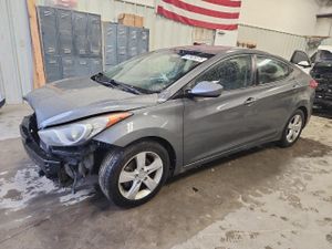 Hyundai Elantra GLS 1.8L 4 2013