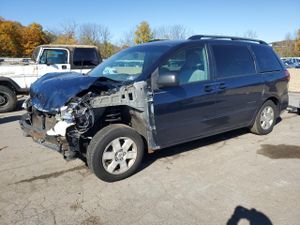 Toyota Sienna CE 3.3L 6 2004