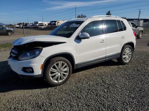 Volkswagen Tiguan S 2.0L 4 2012