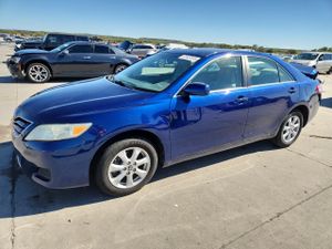 Toyota Camry BASE 2.5L 4 2011