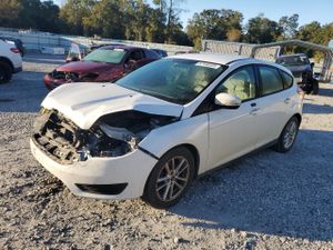 Ford Focus SE 2.0L 4 2015