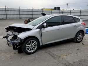 Ford Focus SE 2.0L 4 2015