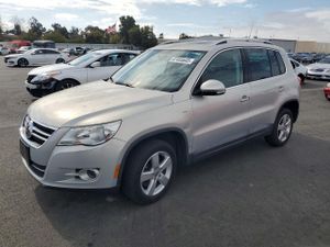 Volkswagen Tiguan S 2.0L 4 2011