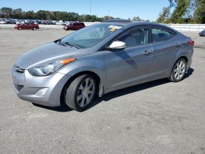 Hyundai Elantra GLS 1.8L 4 2013