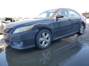 Toyota Camry BASE 2.5L 4 2011
