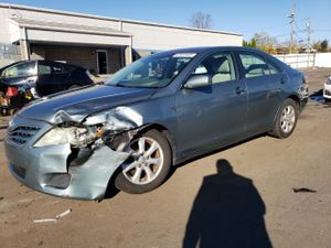 Toyota Camry BASE 2.5L 4 2011