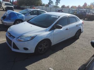 Ford Focus S 2.0L 4 2013