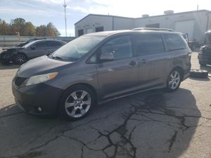 Toyota Sienna SPORT 3.5L 6 2012