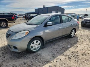 Nissan Versa S 1.6L 4 2013