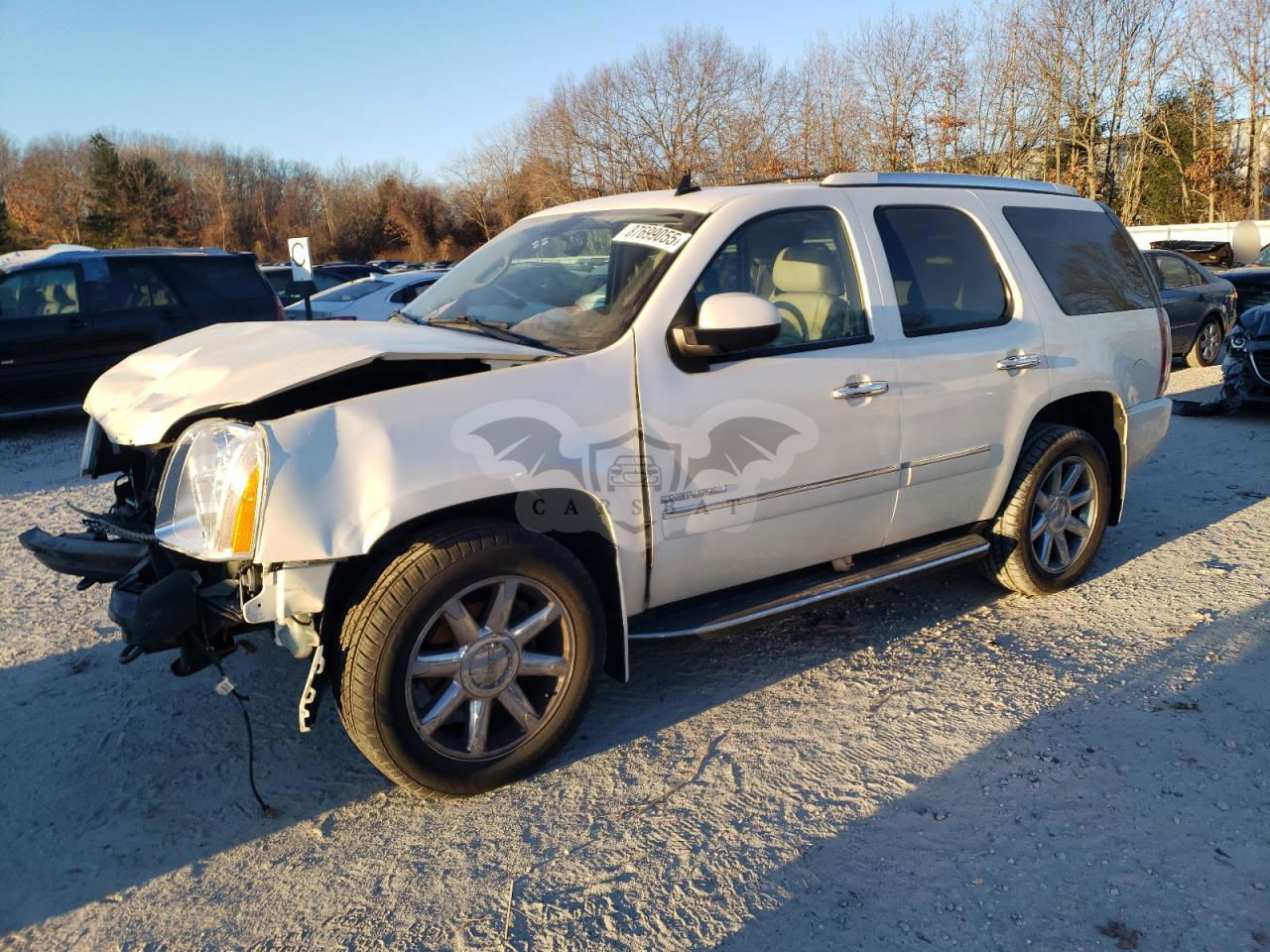 GMC Yukon DENALI 6.2L  8 2011