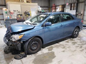 Toyota Corolla BASE 1.8L 4 2013