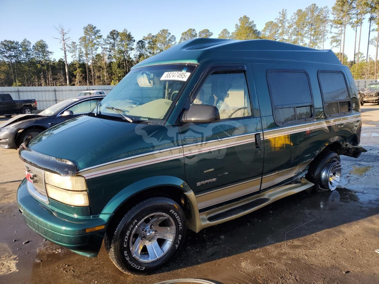 GMC Safari XT 4.3L 6 1998