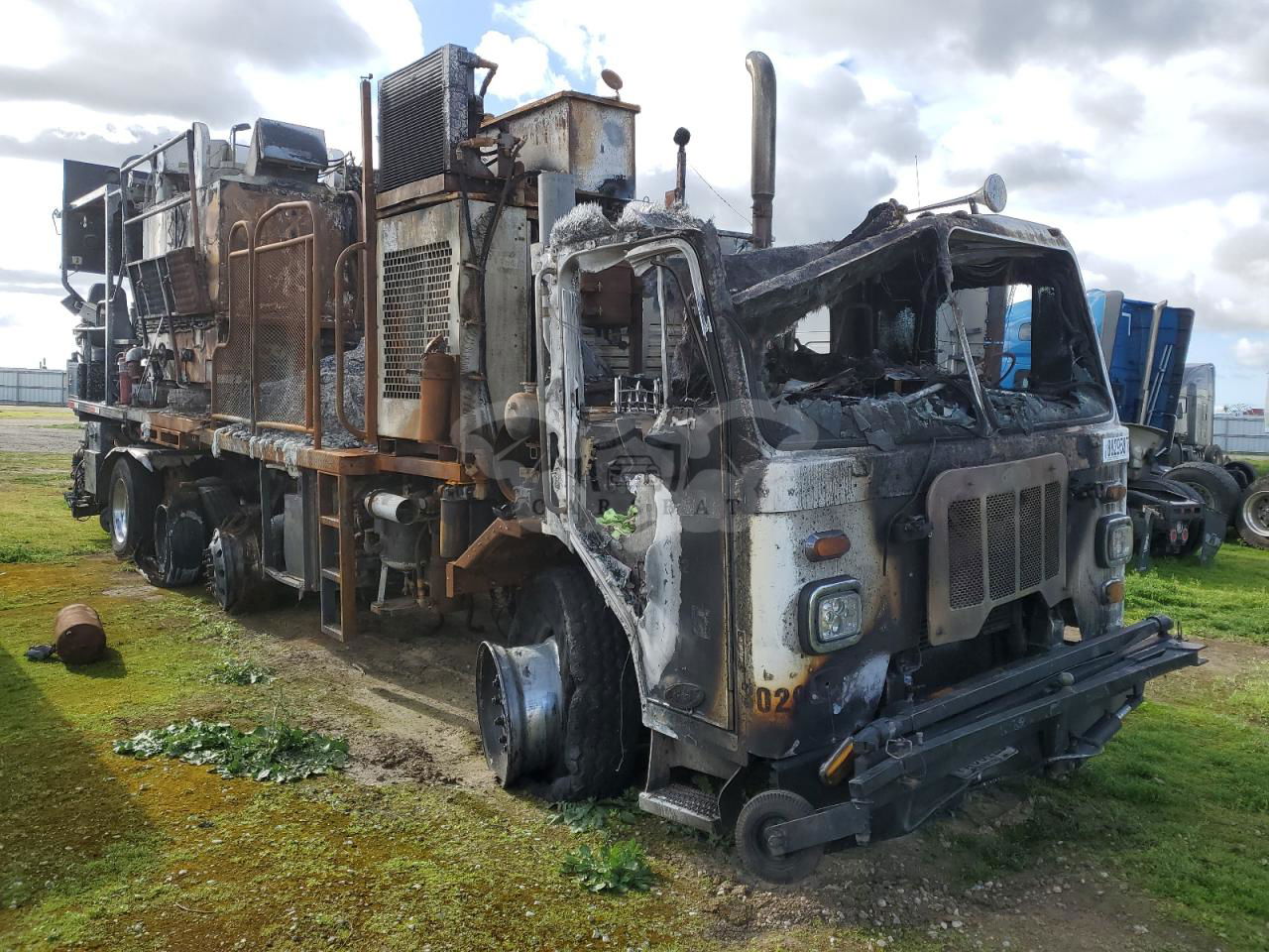 Peterbilt 389/520 8.9L  6 2018