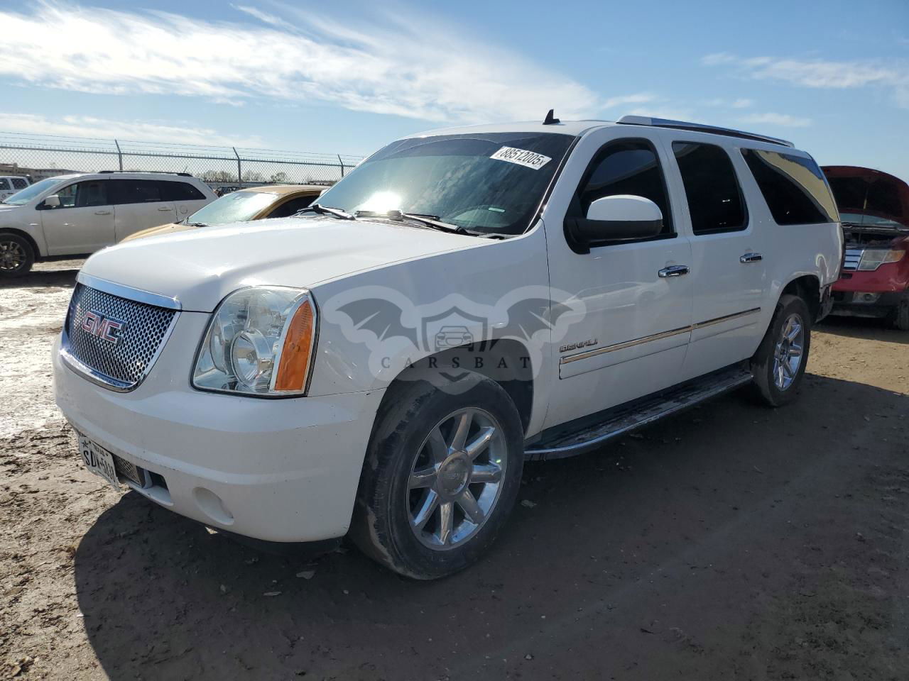 GMC Yukon DENALI 6.2L  8 2011