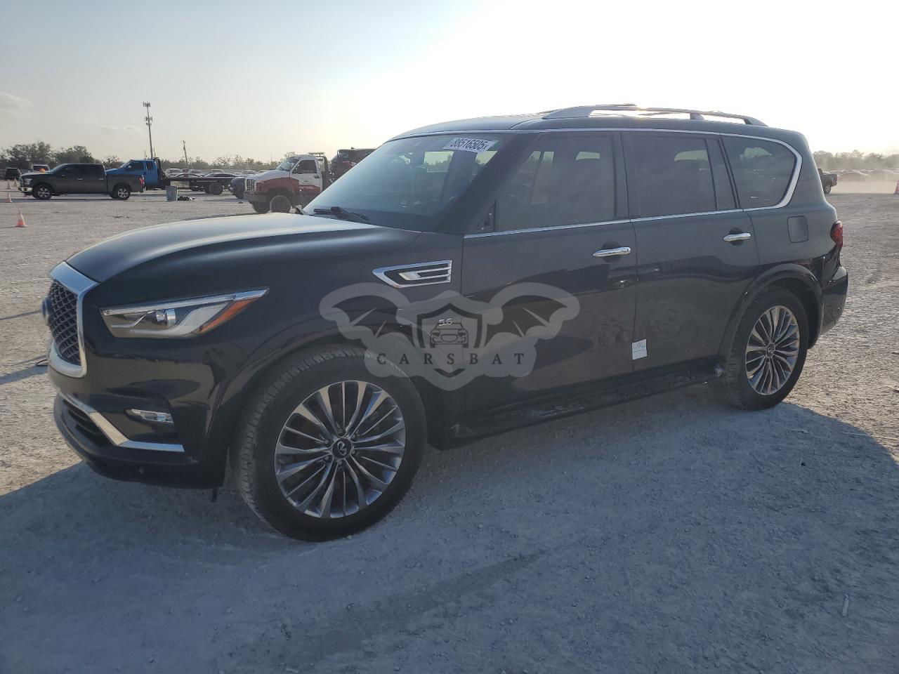 Infiniti QX80 5.6L  8 2020
