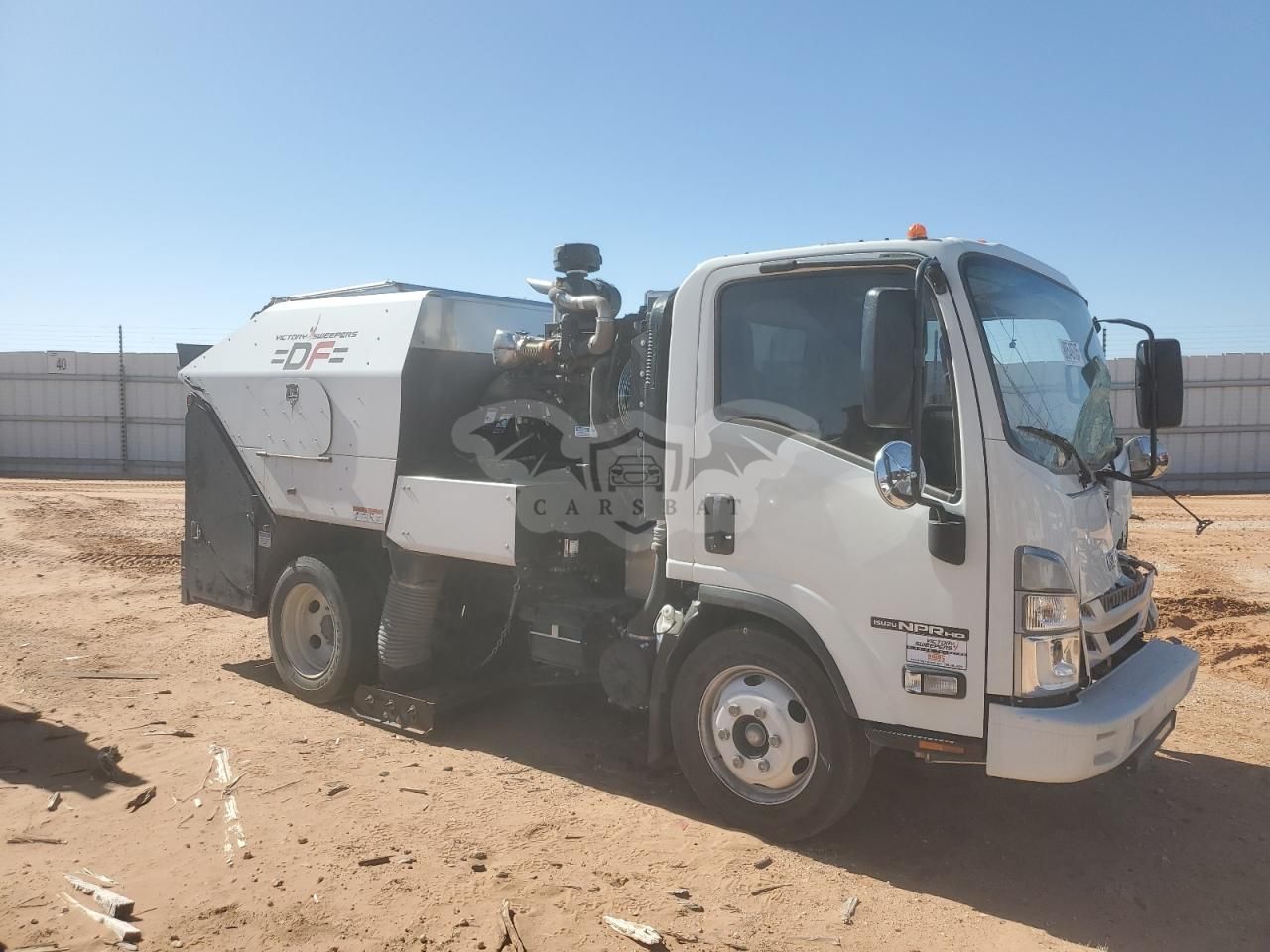Isuzu NPR 6.6L 8 2024