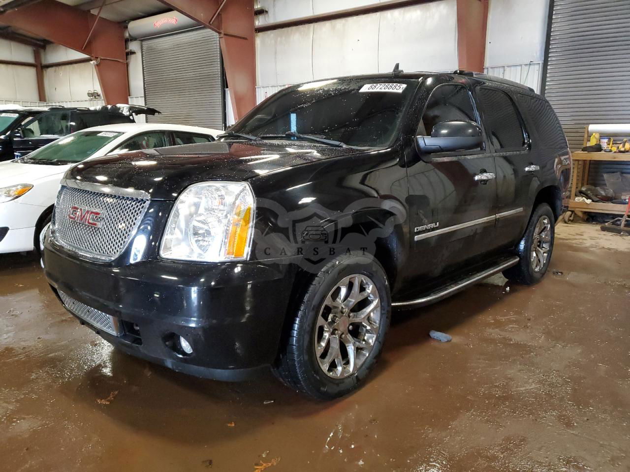GMC Yukon DENALI 6.2L  8 2011