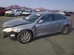 Chrysler 200 TOURING 2.4L 4 2013