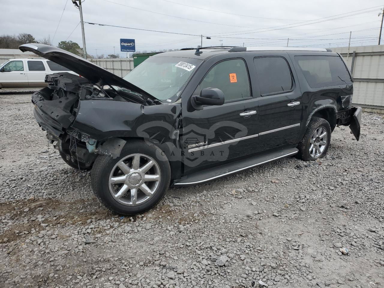 GMC Yukon DENALI 6.2L  8 2011
