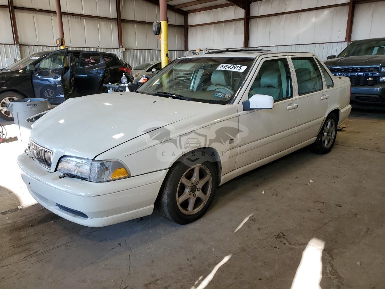 Volvo S70 BASE 2.4L 5 2000