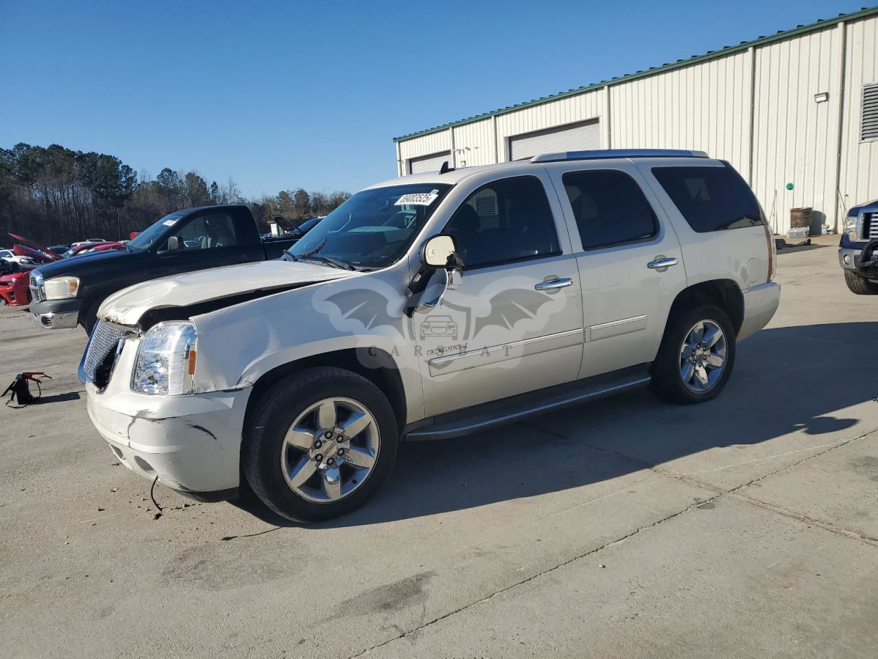 GMC Yukon DENALI 6.2L  8 2011