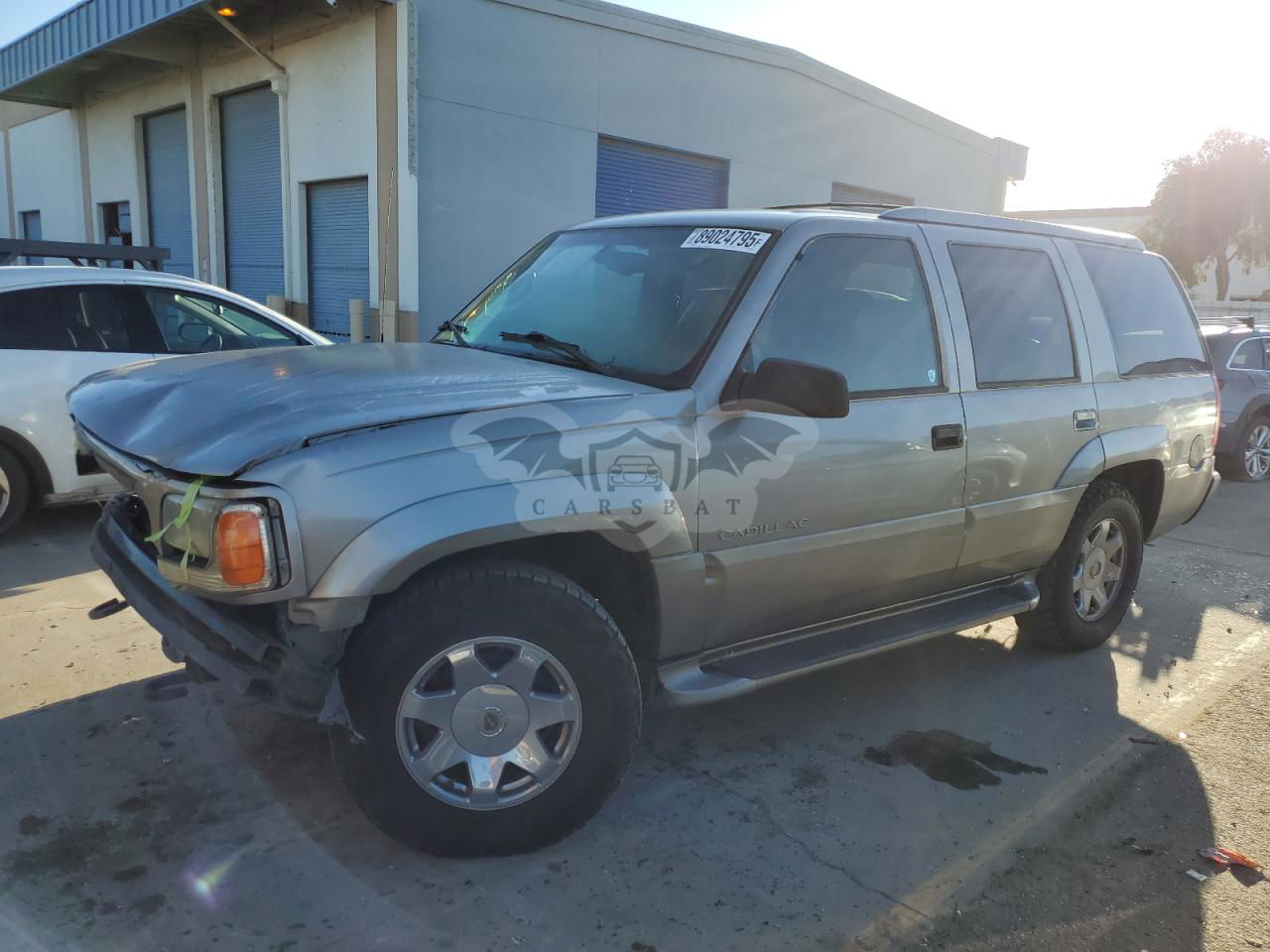 Cadillac Escalade 5.7L  8 2000