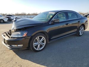 Volkswagen Passat SEL 2 L 4 2015