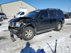 Nissan Pathfinder LE 4.0L 6 2005