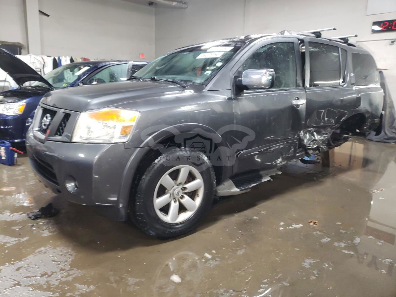 Nissan Armada SV 5.6L  8 2011